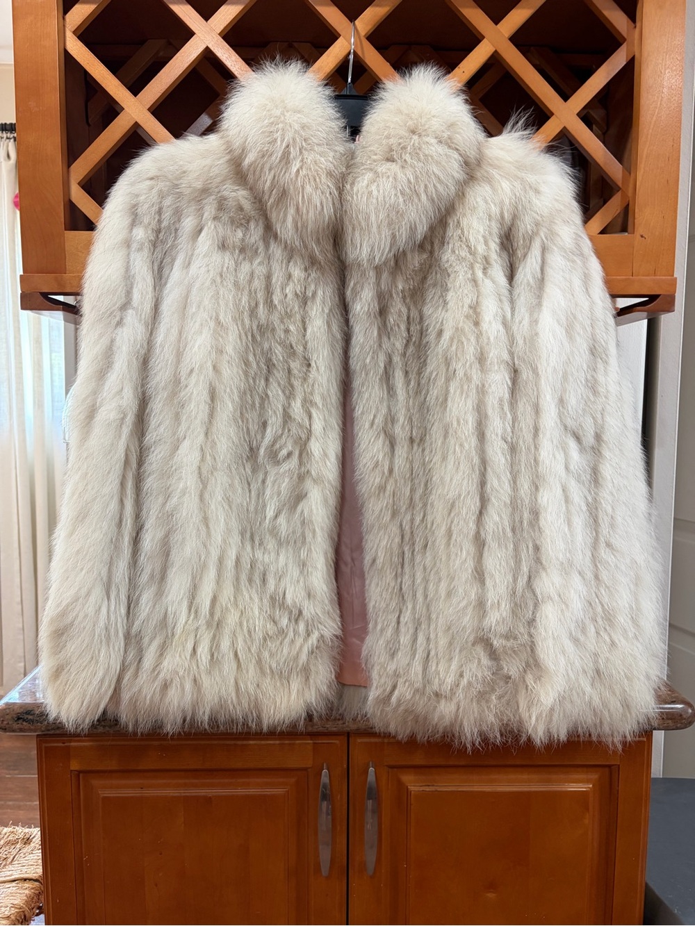 Women's Cream Fur Pea Coat - Elegant vintage, fox fur/ stellar condition